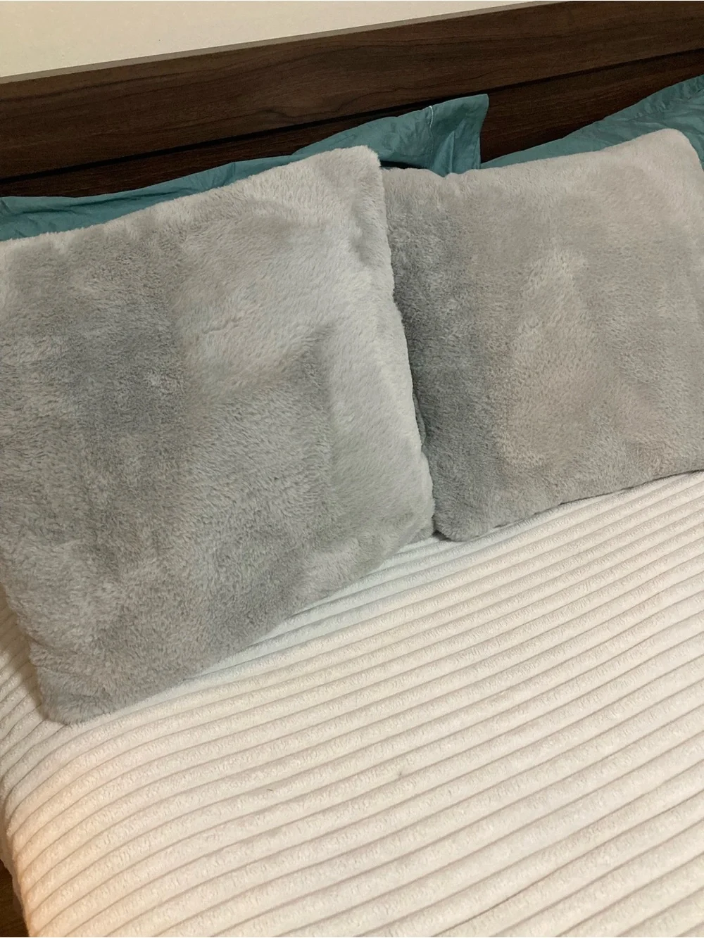 Throw Or Bed Pillows